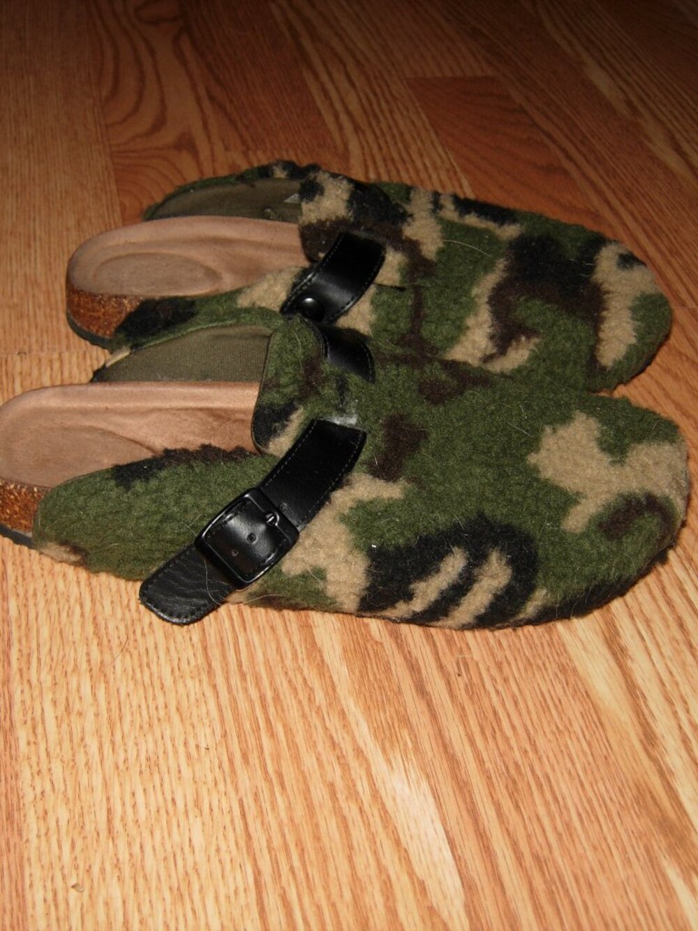 Time & Tru Cozy Camo Shearling Slip On Clogs 9